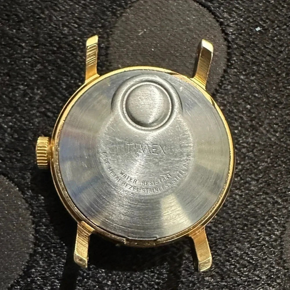 Timex water resistant stainless steel casing watch face - Picture 2 of 2